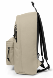 EK767 6V7 BEACH BEIGE SAC A DOS EASTPAK OUT OF OFFICE 27LITRES www.solene-maroquinerie.fr