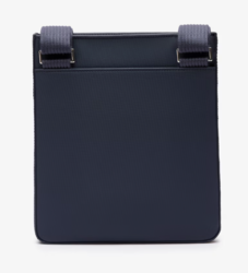 SACOCHE PLATE MEN'S CLASSIC LACOSTE MARINE NH4424HC 021 www.solene-maroquinerie.fr