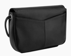 POCHETTE EN CUIR LISSE AVEC BANDOULIERE AMOVIBLE LE TANNEUR CHARLOTTE NOIR TOTT3C01N01 www.solene-ma