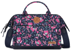 SAC EN BANDOULIERE CROSSBODY ADVENTURER M CABAIA GROTTA VERDE www.solene-maroquinerie.fr