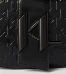 SAC PORT PAULE K SADDLE AVEC MONOGRAM EN RELIEF KARL LAGERFELD 226W310599900 www.solene-maroquiner