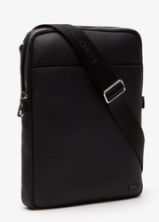SACOCHE PLATE ZIPPE LACOSTE GAEL SIMILICUIR GRAIN NH2840GL 000 www.solene-maroquinerie.fr