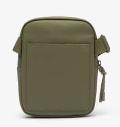 PETITE SACOCHE PLATE LACOSTE LCST IVY GREEN NH3307LV N62 www.solene-maroquinerie.fr
