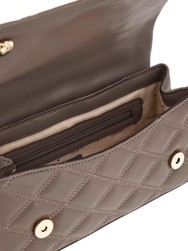 SAC EN BANDOULIERE GUESS TAMSIN DARK TAUPE QG963221 www.solene-maroquinerie.fr