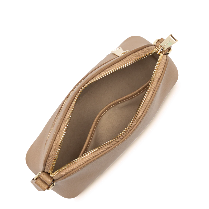 PETIT SAC DEMI LUNE LANCASTER SIERRA JIA SABLE 538-005 SABLE www.solene-maroquinerie.fr 4