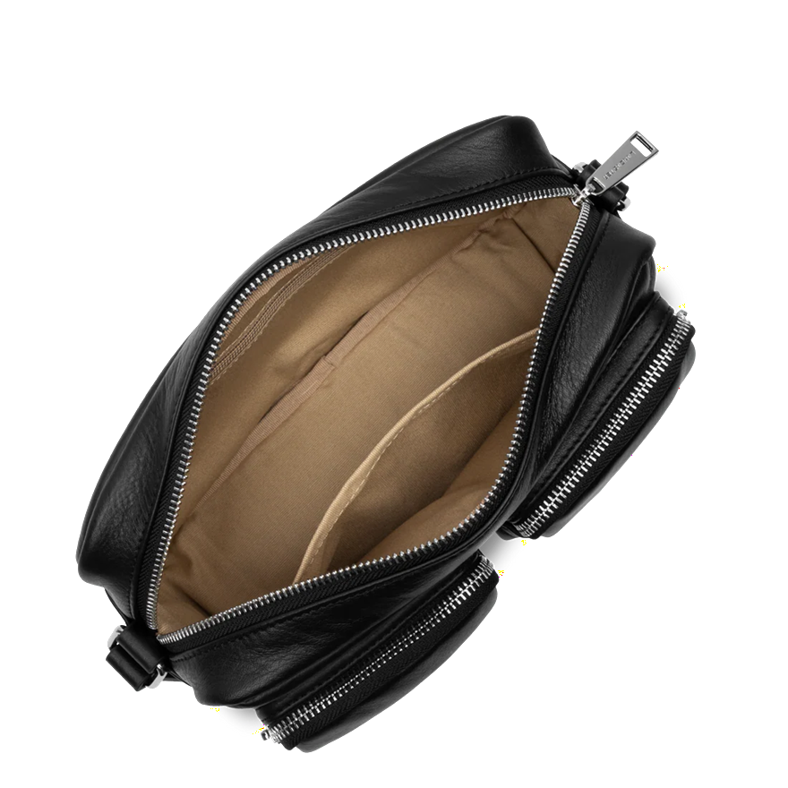 SAC TROTTTEUR LANCASTER SOFT CARAMELLA NOIR 572-006 NOIR www.solene-maroquinerie.fr 4